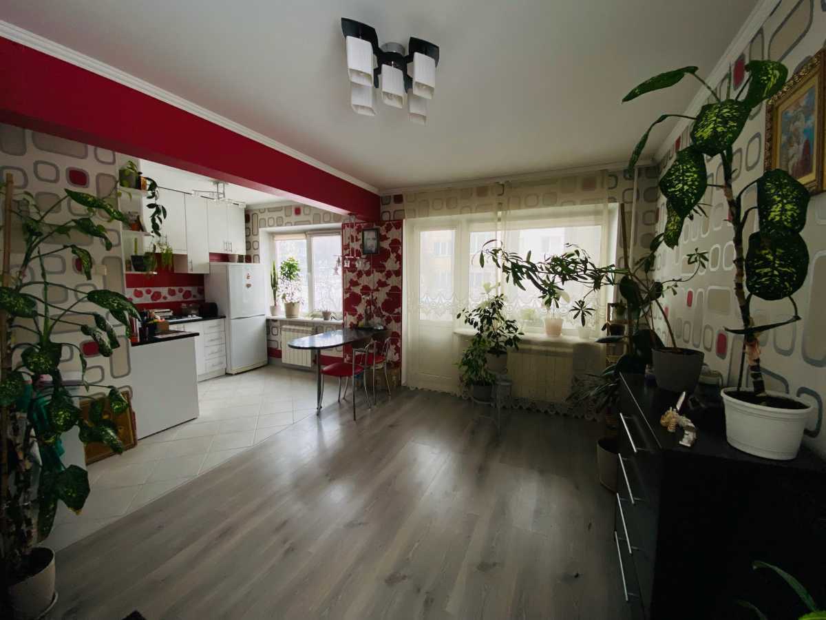 Продажа 1-комнатной квартиры 32 м², Николая Карпенко ул., 17