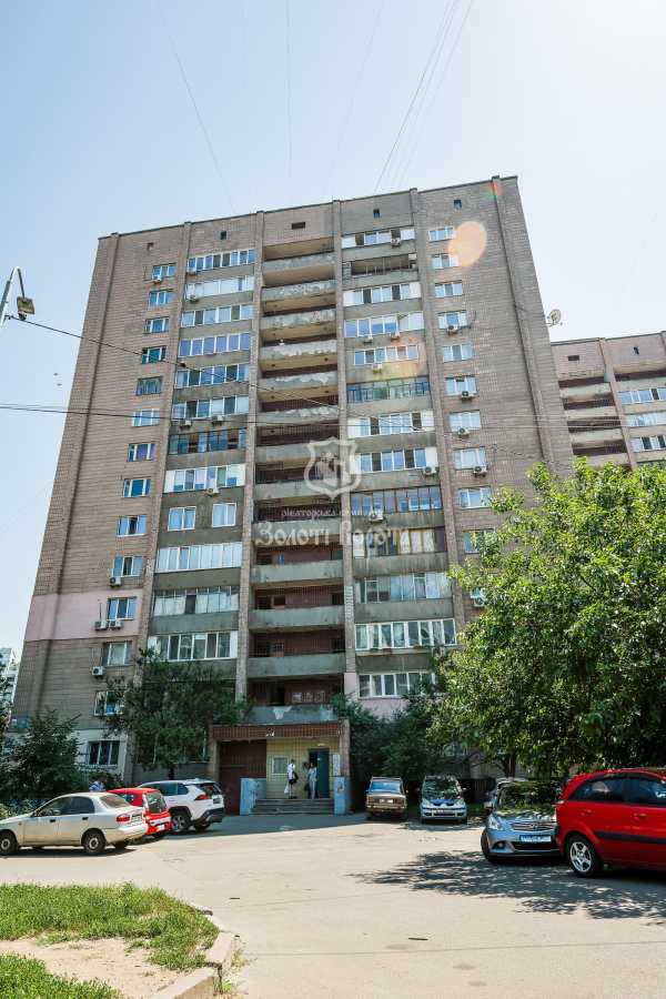 Продаж 2-кімнатної квартири 50.2 м², Сосницька вул., 10