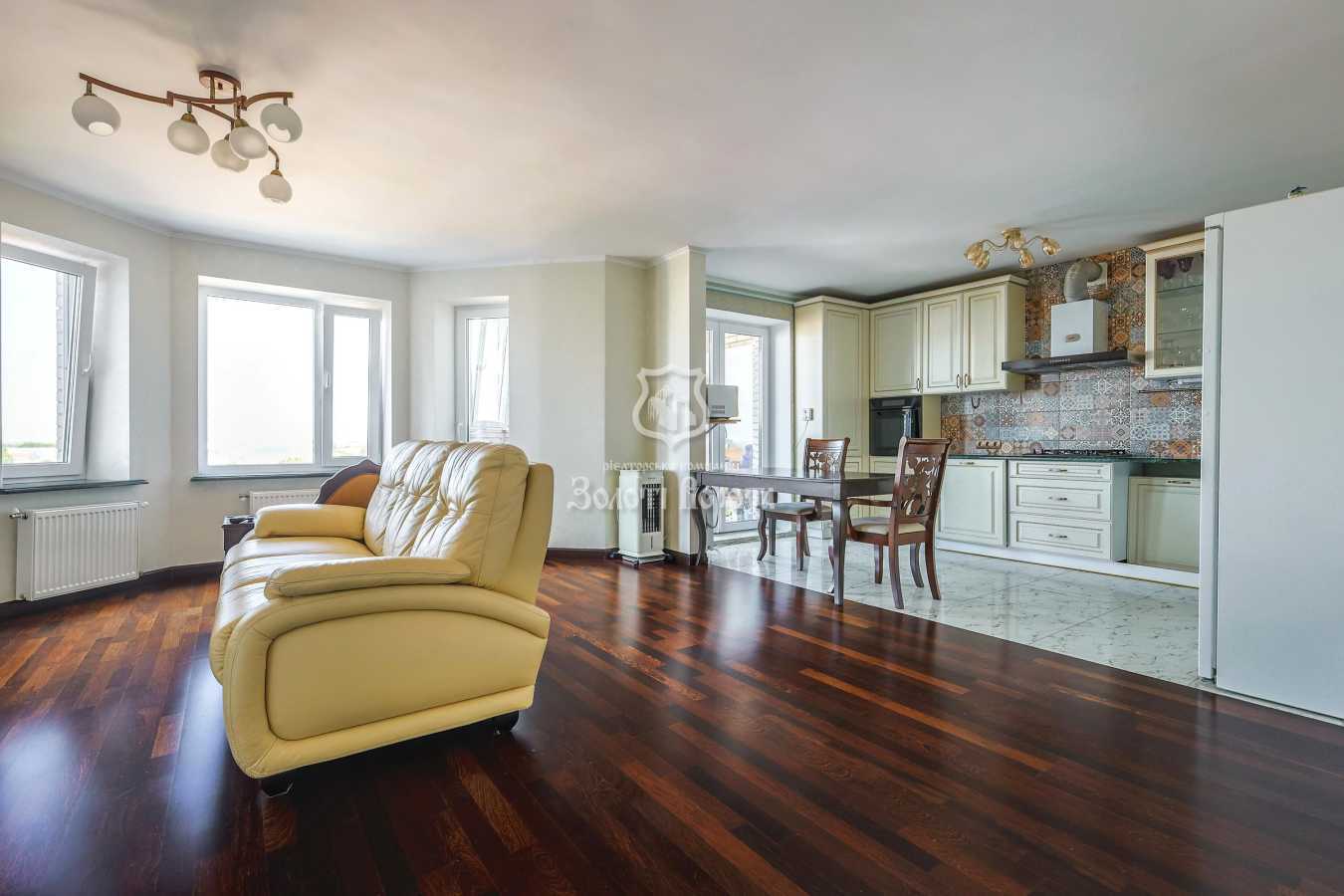 Продаж 2-кімнатної квартири 73.4 м², Теплична вул., 38