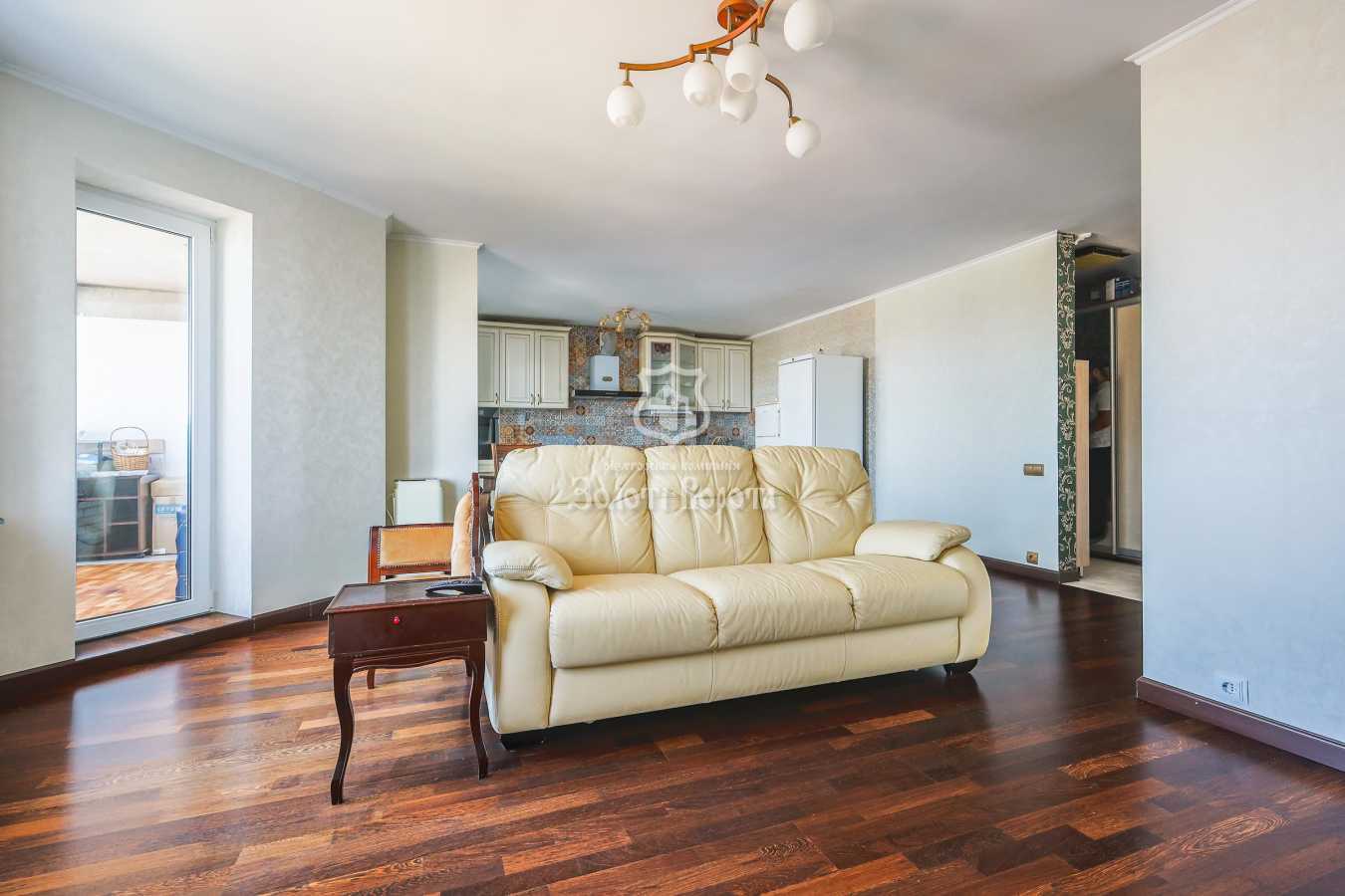 Продаж 2-кімнатної квартири 73.4 м², Теплична вул., 38
