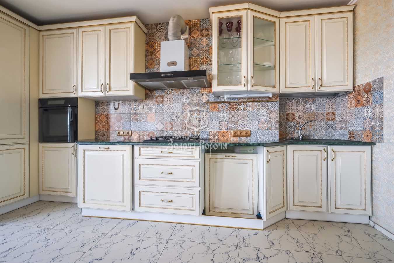Продаж 2-кімнатної квартири 73.4 м², Теплична вул., 38
