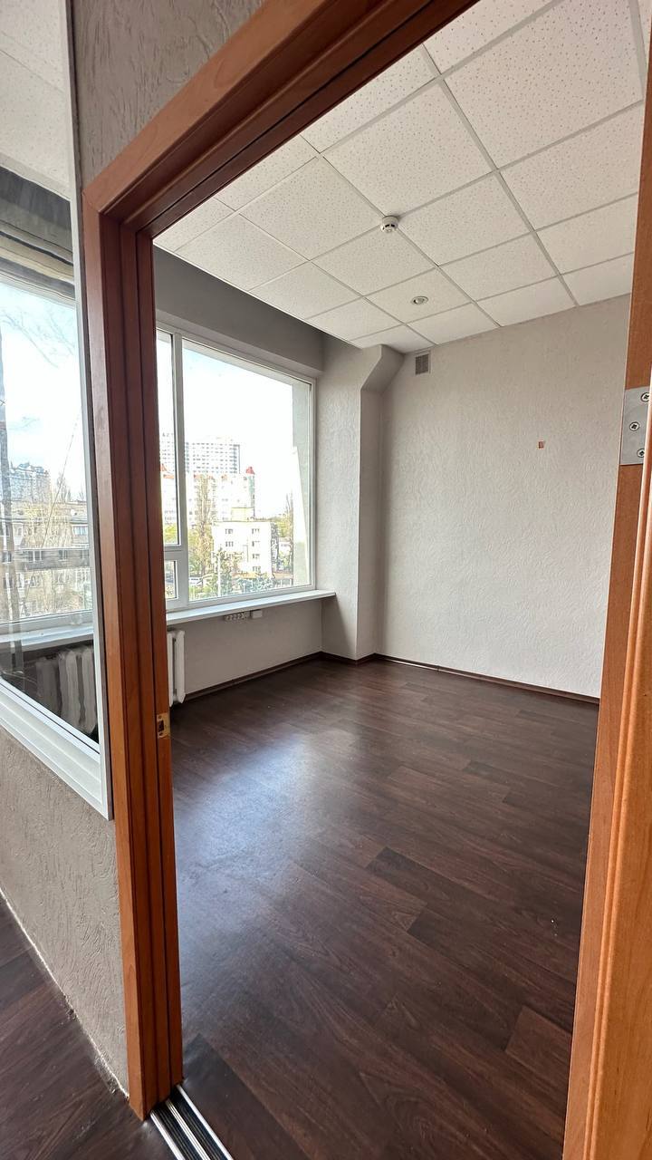 Оренда офісу 5000 м², Гагарина просп., 25