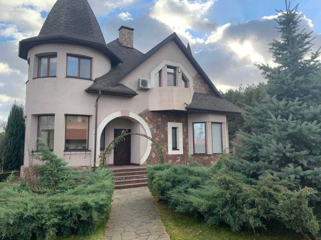 Продаж котеджу 585 м², Центральна вул.