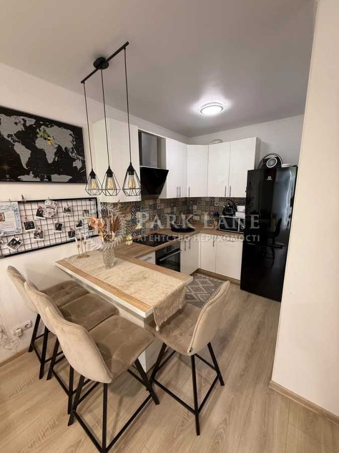 Продажа 1-комнатной квартиры 42 м², Регенераторная ул., 4к16