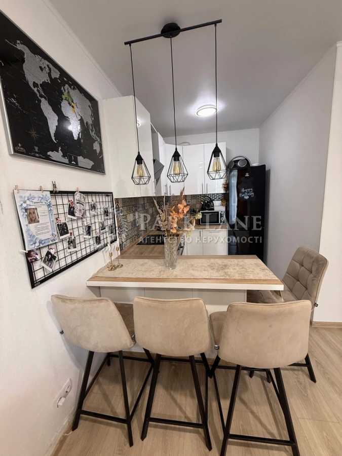 Продажа 1-комнатной квартиры 42 м², Регенераторная ул., 4к16