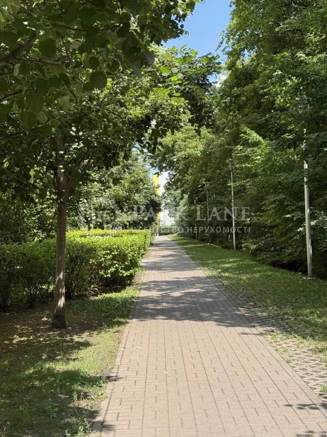 Продажа 1-комнатной квартиры 42 м², Регенераторная ул., 4к16