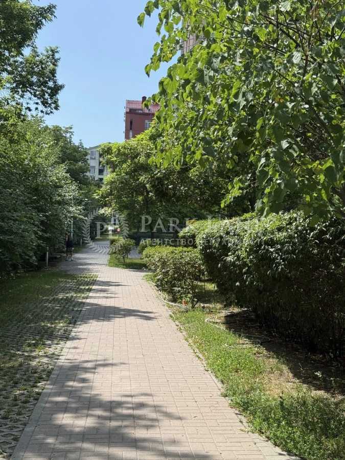 Продажа 1-комнатной квартиры 42 м², Регенераторная ул., 4к16