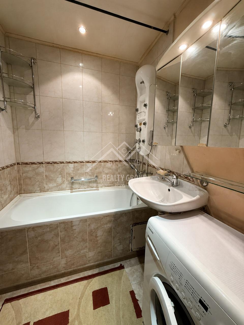 Продажа 2-комнатной квартиры 53 м², Всебратское-2 мркн. ул.