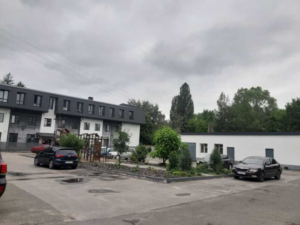 Продаж 1-кімнатної квартири 28 м², Завокзальна вул., 7