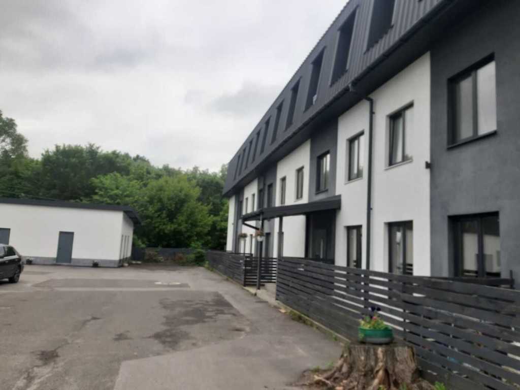 Продаж 1-кімнатної квартири 28 м², Завокзальна вул., 7