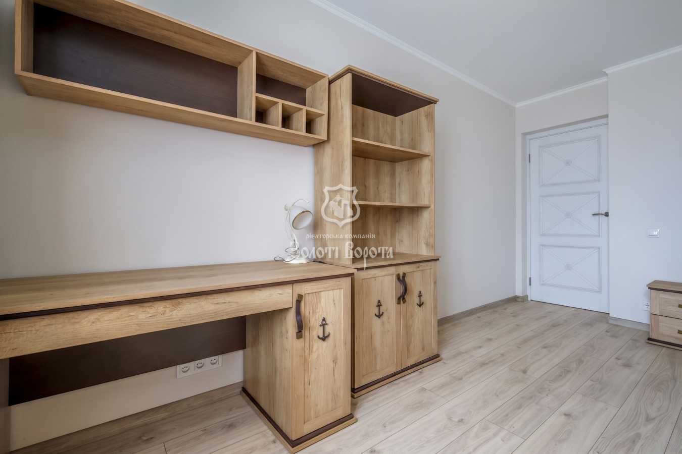 Продажа 3-комнатной квартиры 110 м², Межигорская ул., 43
