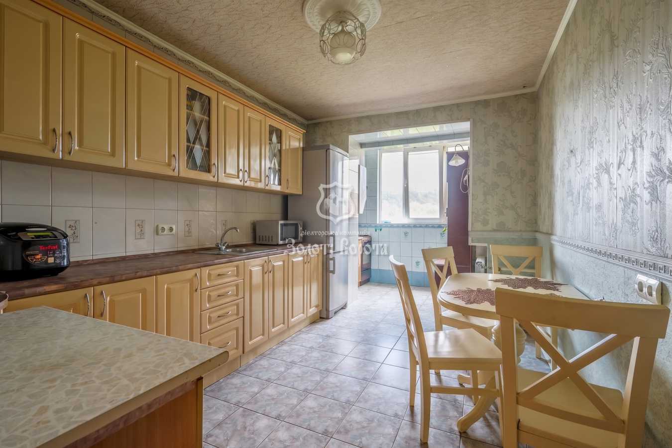 Продажа 3-комнатной квартиры 110 м², Межигорская ул., 43