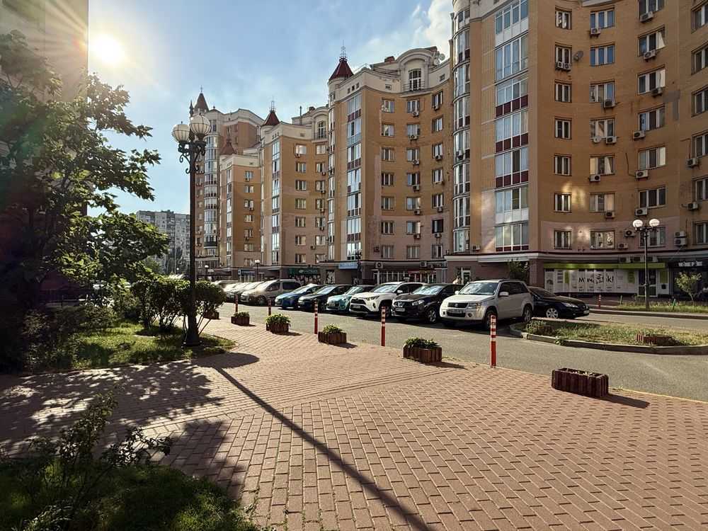 Продажа 3-комнатной квартиры 127 м², Оболонская наб., 3