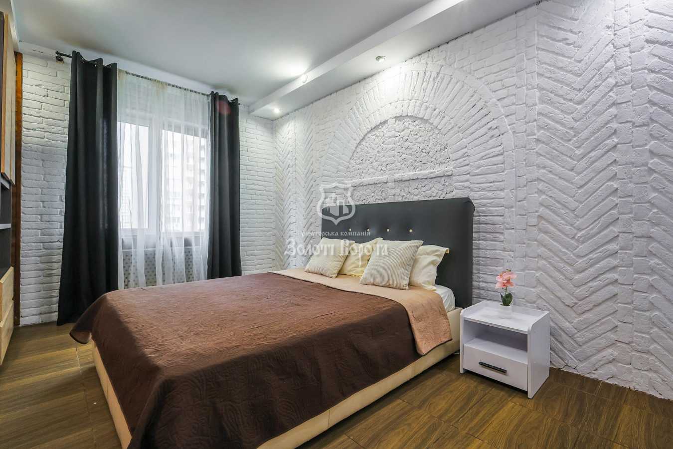 Продаж 2-кімнатної квартири 74 м², Урлівська вул., 17