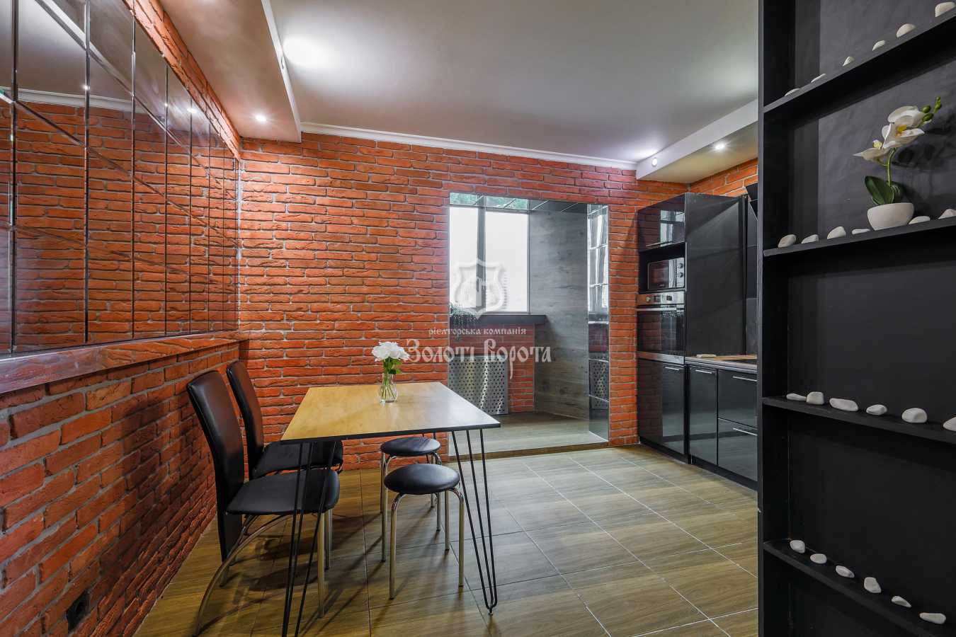 Продаж 2-кімнатної квартири 74 м², Урлівська вул., 17