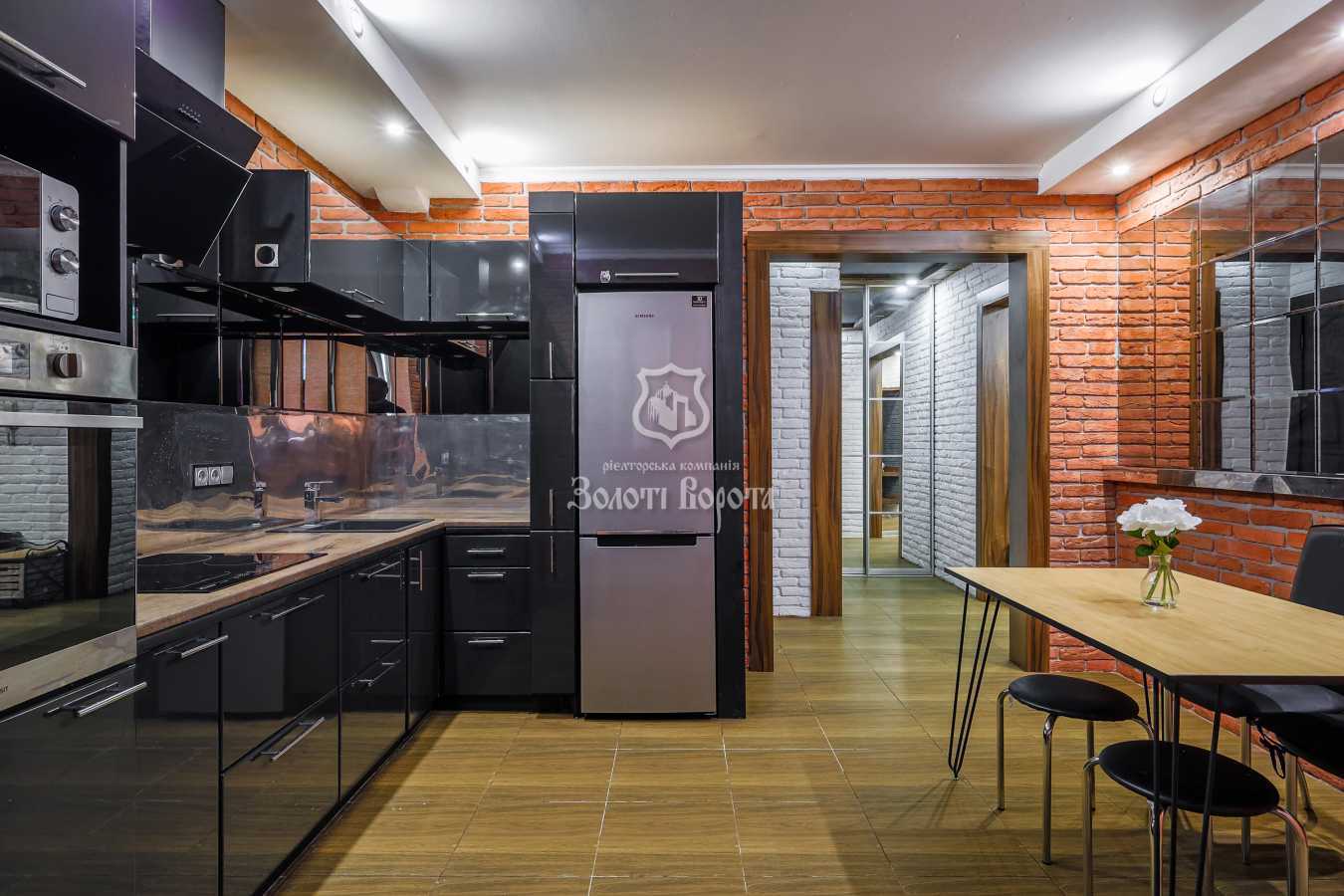 Продаж 2-кімнатної квартири 74 м², Урлівська вул., 17
