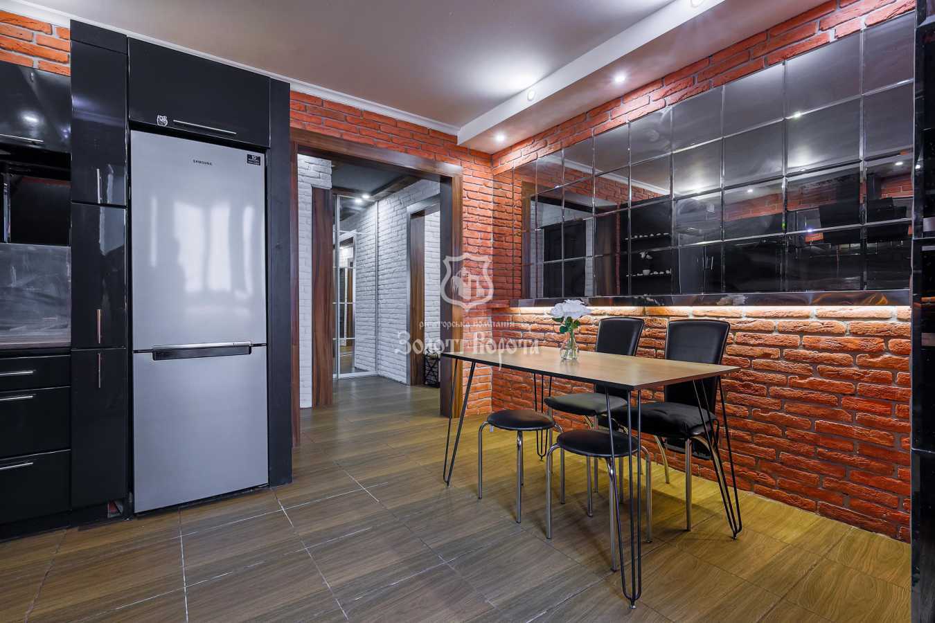 Продаж 2-кімнатної квартири 74 м², Урлівська вул., 17
