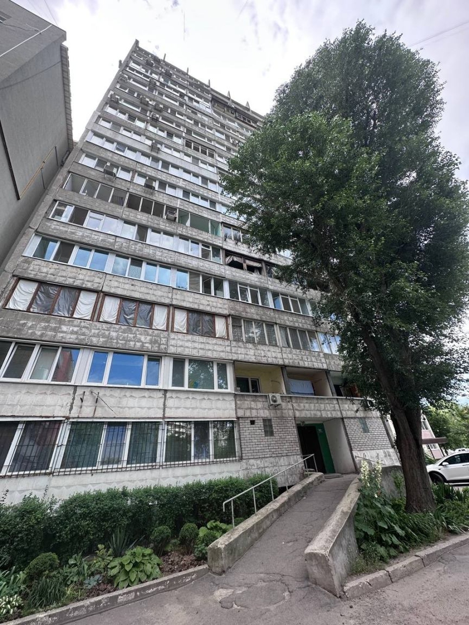 Продажа 1-комнатной квартиры 37 м², Набережная Победы ул., 124