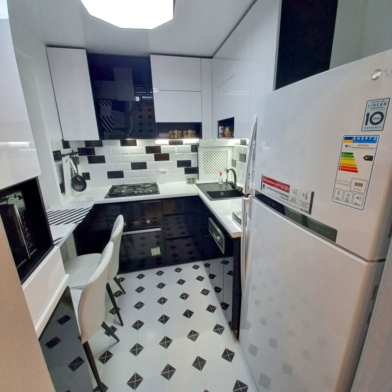 Продажа 3-комнатной квартиры 60 м², Дмитрия Яворницкого просп., 2