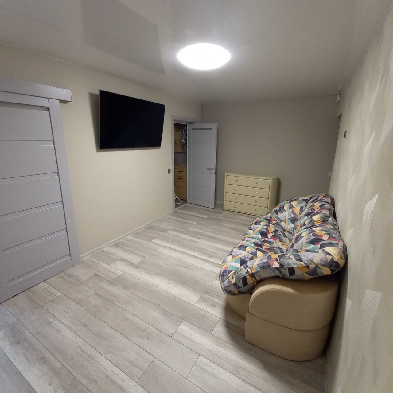 Продажа 3-комнатной квартиры 60 м², Дмитрия Яворницкого просп., 2