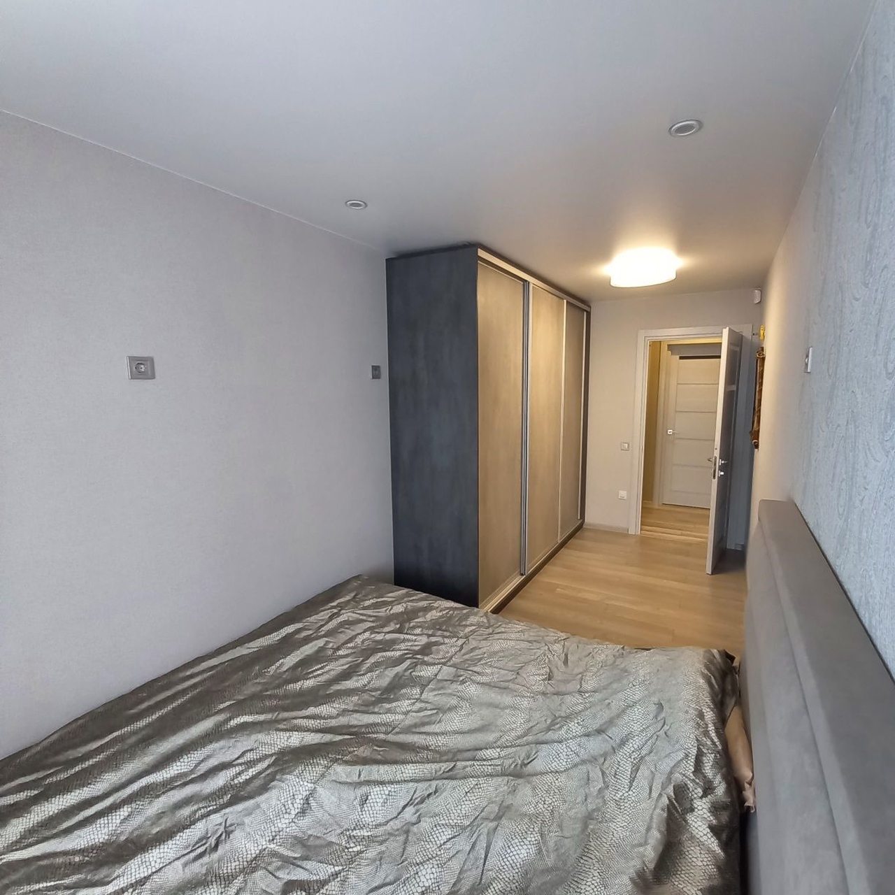 Продажа 3-комнатной квартиры 60 м², Дмитрия Яворницкого просп., 2