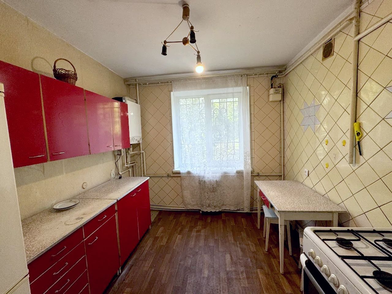 Продажа 4-комнатной квартиры 94 м², Набережная Победы ул., 130