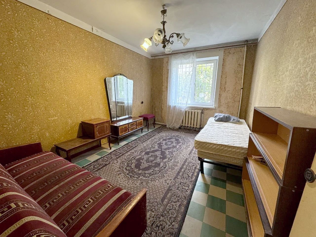 Продажа 4-комнатной квартиры 94 м², Набережная Победы ул., 130
