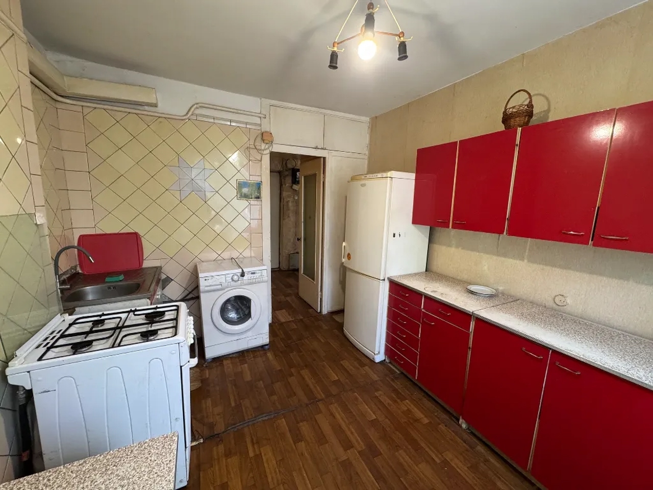 Продажа 4-комнатной квартиры 94 м², Набережная Победы ул., 130
