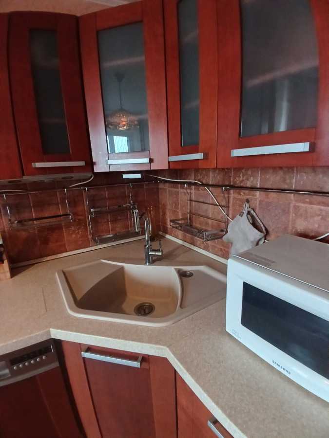 Оренда 3-кімнатної квартири 70 м², Верховної Ради бул., 19