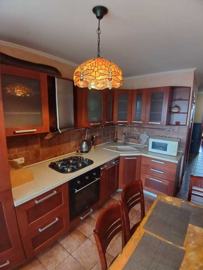 Оренда 3-кімнатної квартири 70 м², Верховної Ради бул., 19