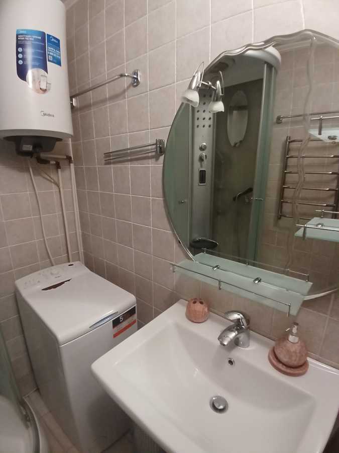 Оренда 3-кімнатної квартири 70 м², Верховної Ради бул., 19
