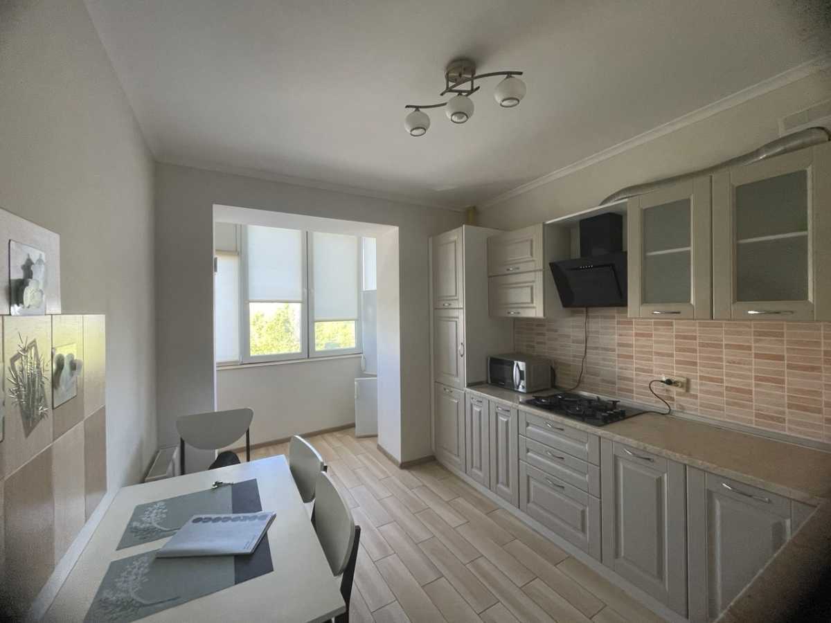 Продаж 1-кімнатної квартири 36 м², Паркова, 8