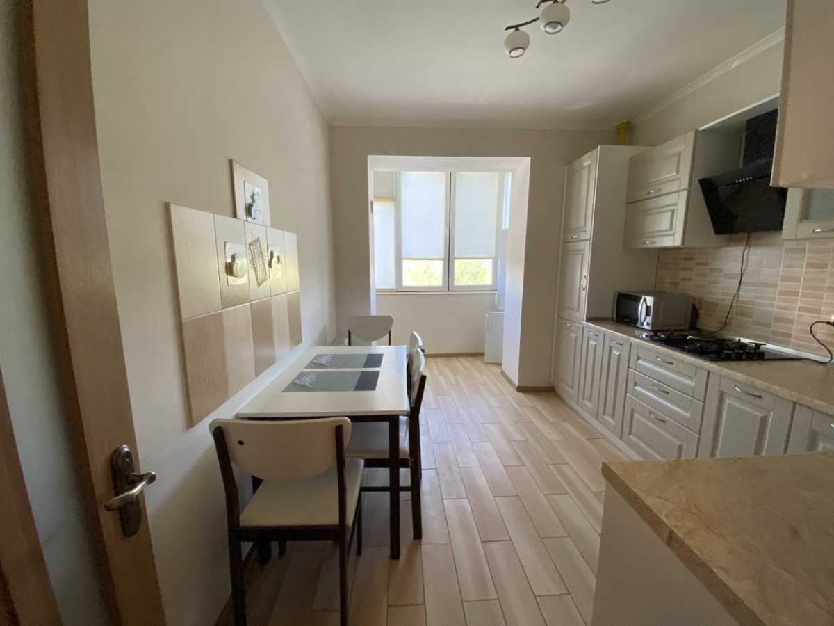 Продаж 1-кімнатної квартири 36 м², Паркова, 8