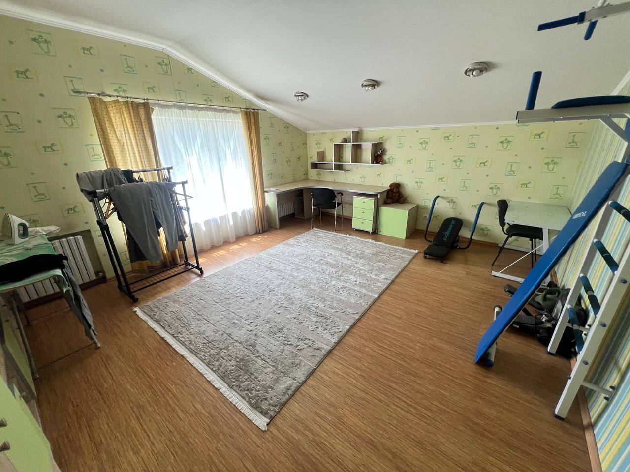 Аренда дома 240 м², Владимира Корецкого ул.