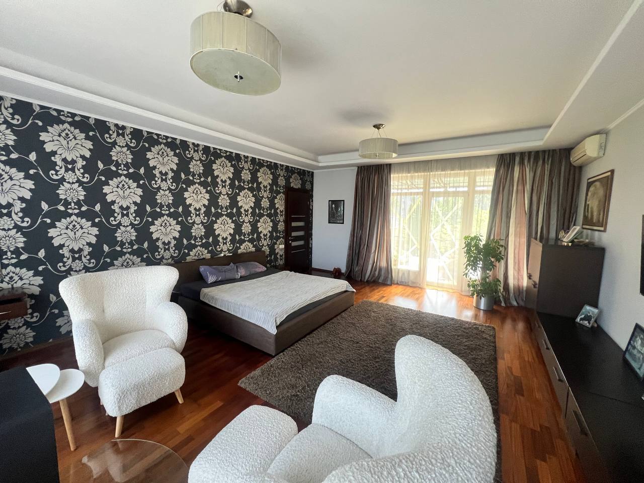 Аренда дома 240 м², Владимира Корецкого ул.
