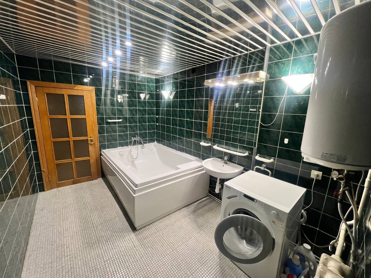 Аренда 5-комнатной квартиры 154 м², Староказацкая ул.