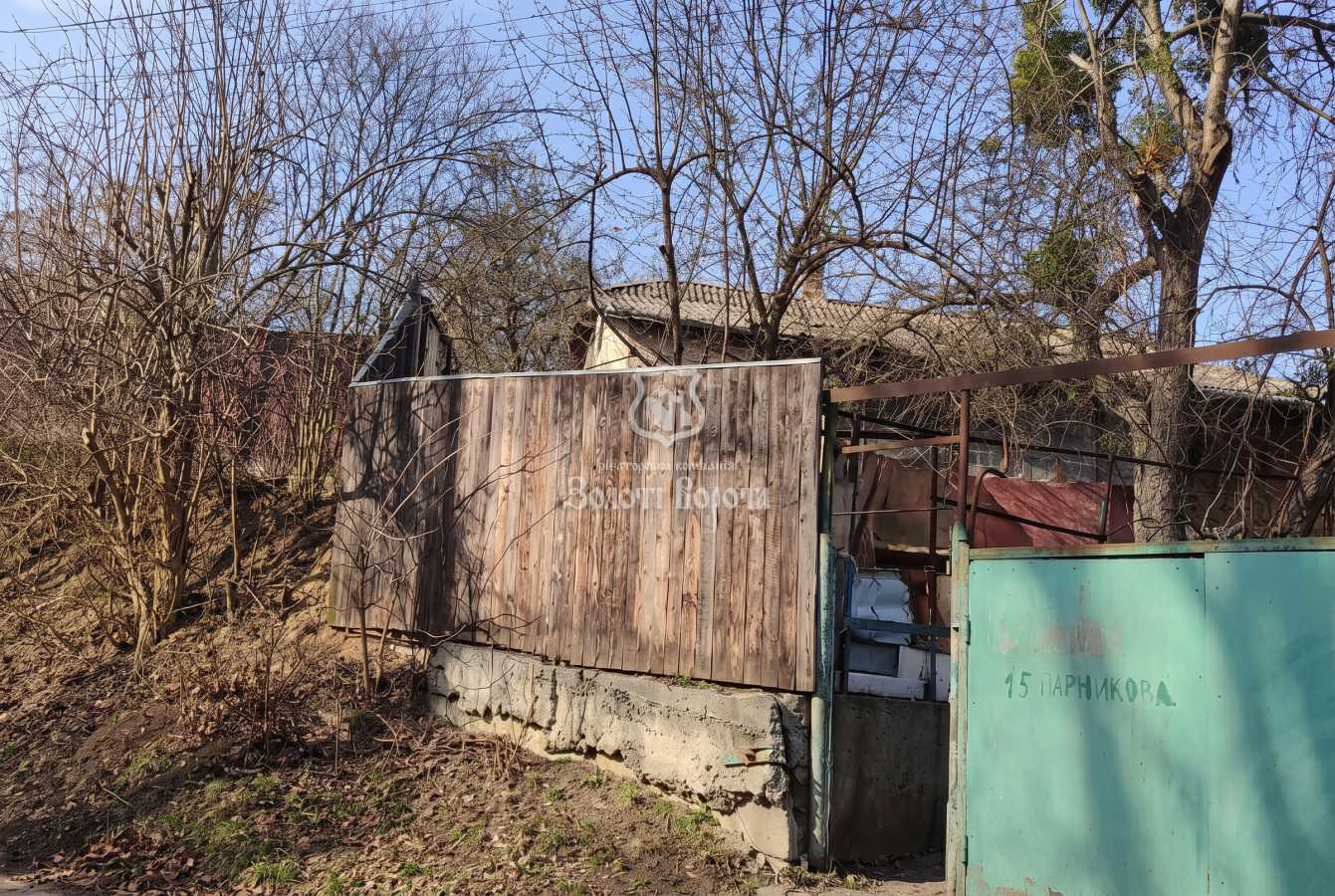 Продажа участка под индивидуальное жилое строительство 20 соток, Парниковая ул.