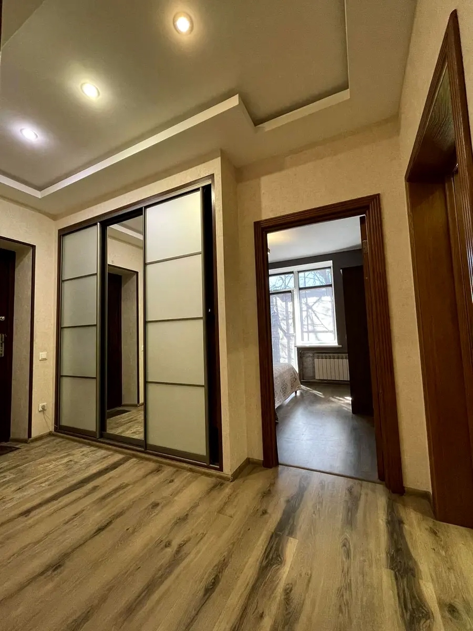 Продажа 3-комнатной квартиры 77 м², Радистов ул., 12