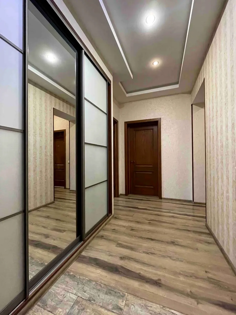 Продажа 3-комнатной квартиры 77 м², Радистов ул., 12