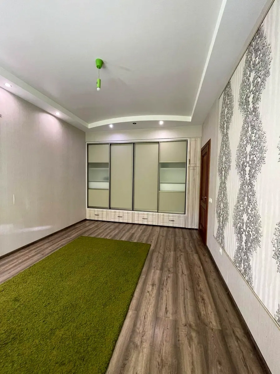 Продажа 3-комнатной квартиры 77 м², Радистов ул., 12