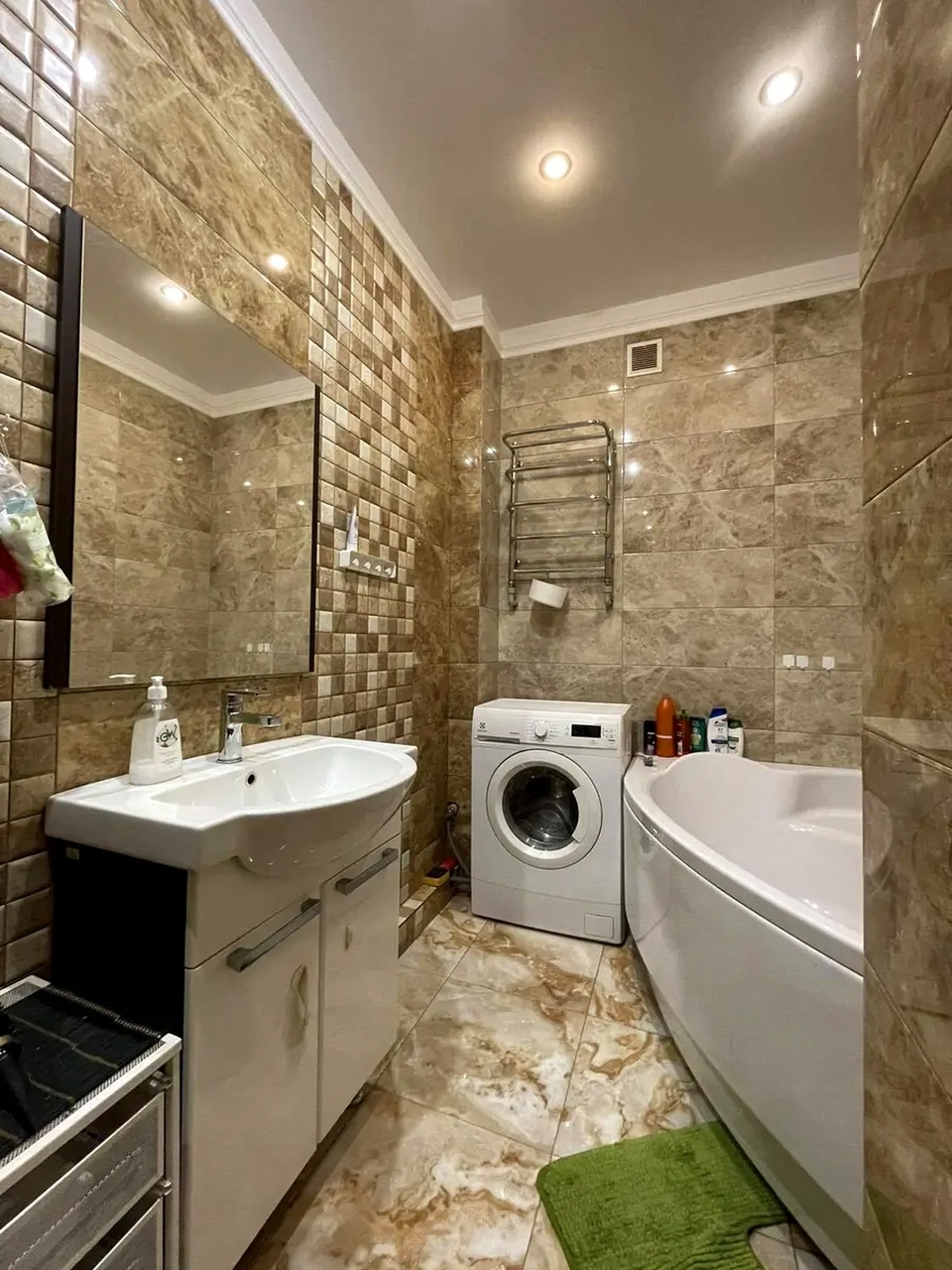 Продажа 3-комнатной квартиры 77 м², Радистов ул., 12
