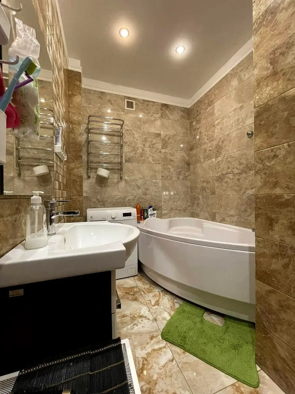 Продажа 3-комнатной квартиры 77 м², Радистов ул., 12