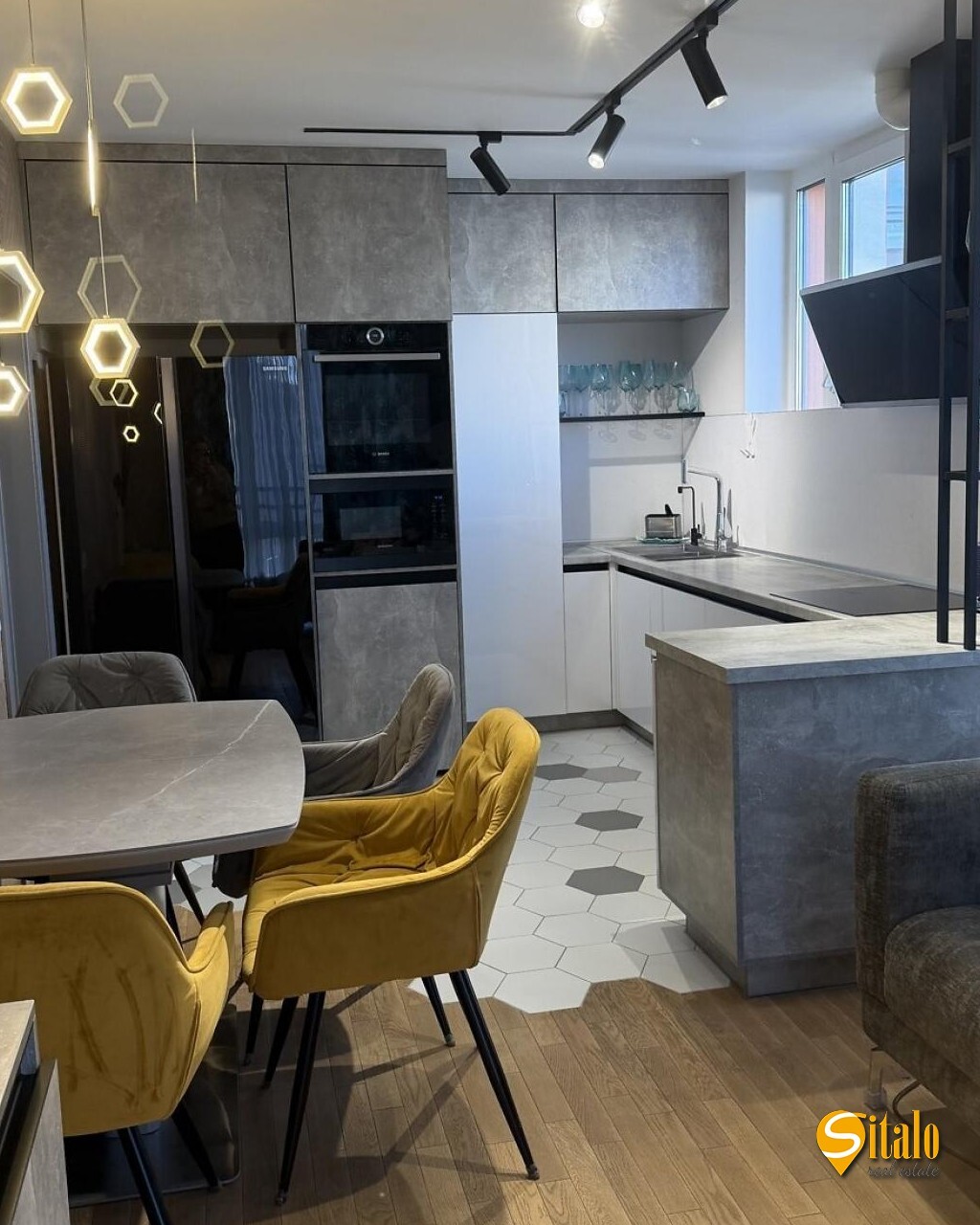 Продаж 2-кімнатної квартири 62 м², Дніпровська наб., 16