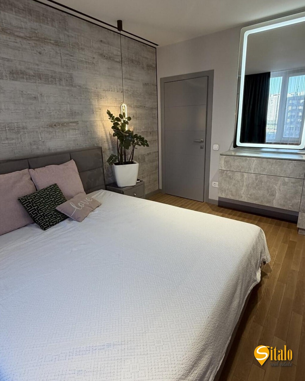 Продаж 2-кімнатної квартири 62 м², Дніпровська наб., 16