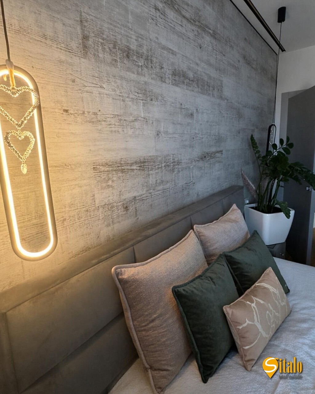 Продаж 2-кімнатної квартири 62 м², Дніпровська наб., 16
