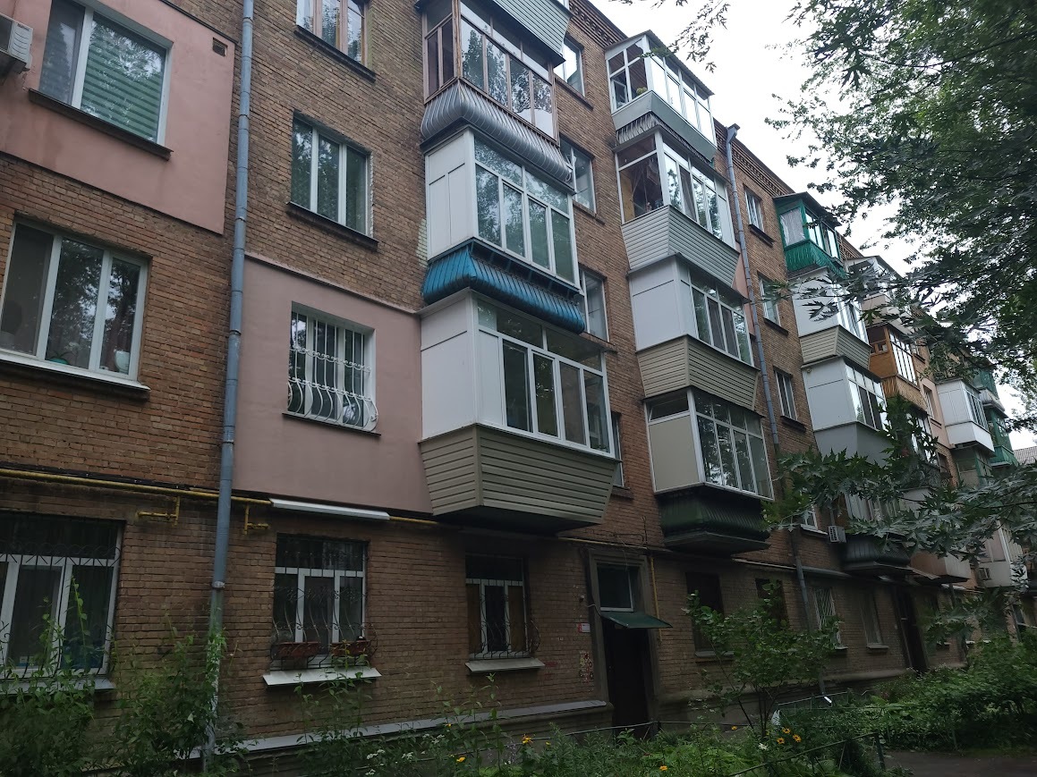 Продаж 2-кімнатної квартири 59 м², Ольжича вул., 12