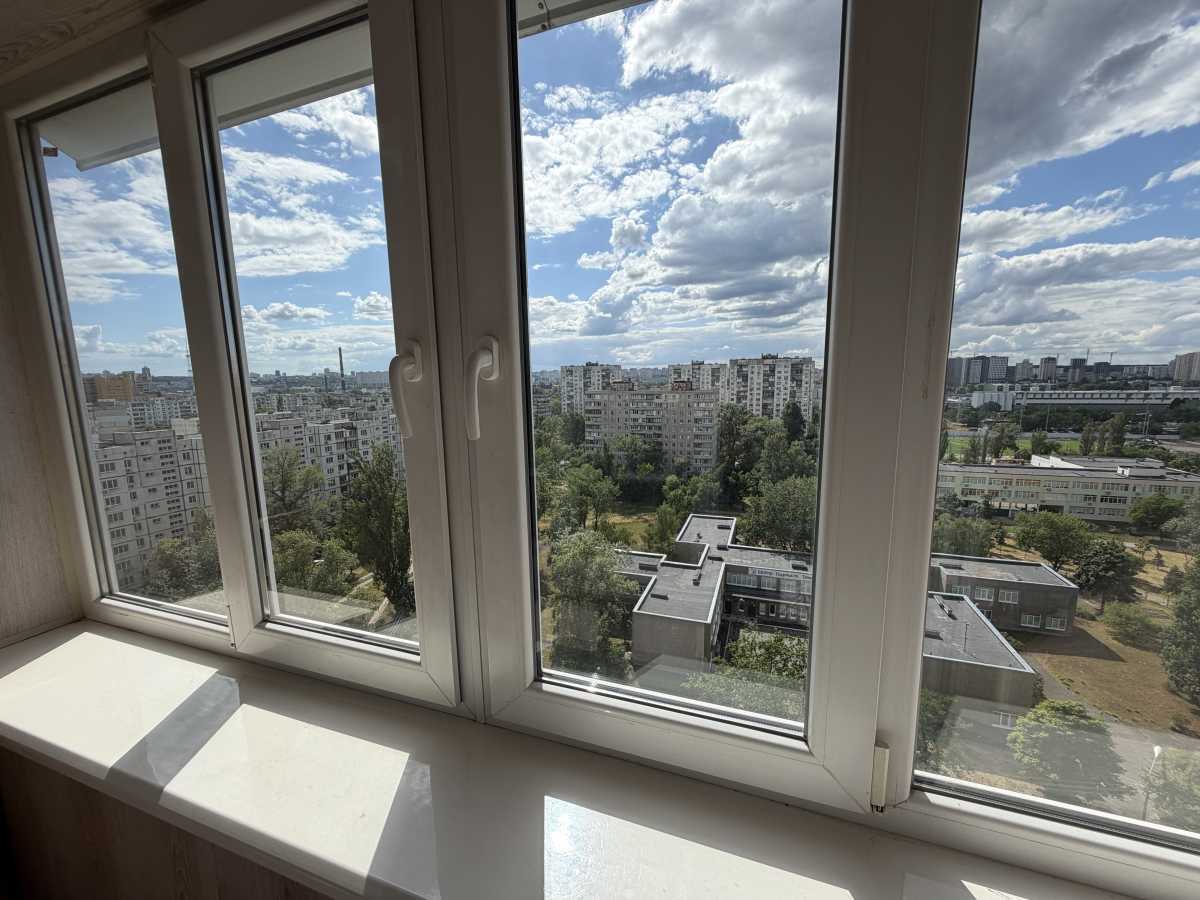 Аренда 3-комнатной квартиры 70 м², Маршала Тимошенко ул., 13