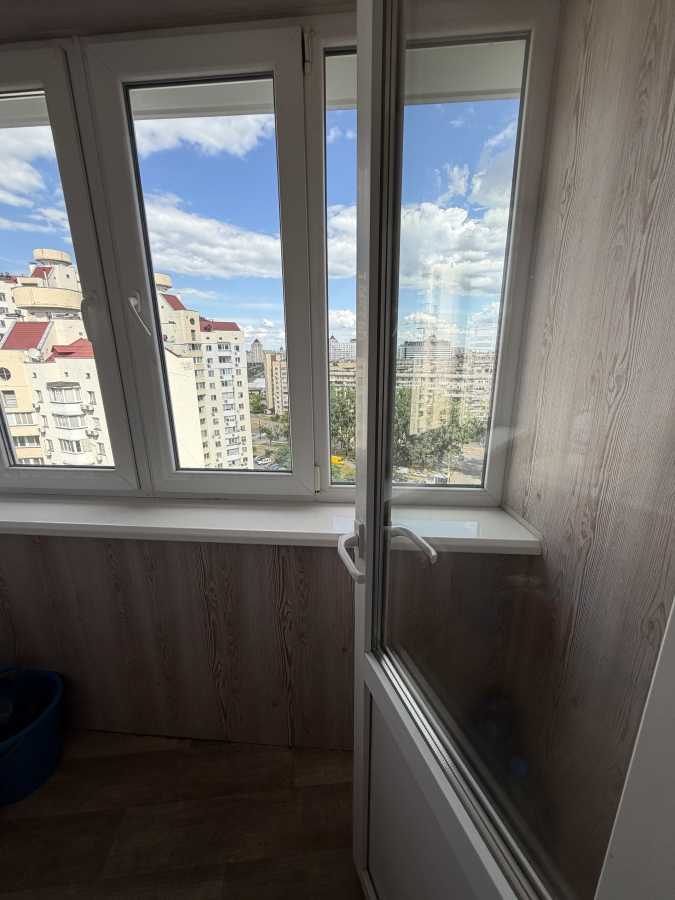 Аренда 3-комнатной квартиры 70 м², Маршала Тимошенко ул., 13