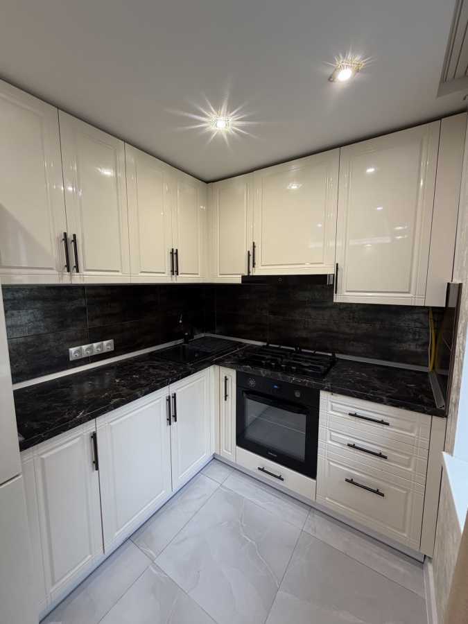 Продаж 3-кімнатної квартири 56 м², Братів Зерових вул., 14/18