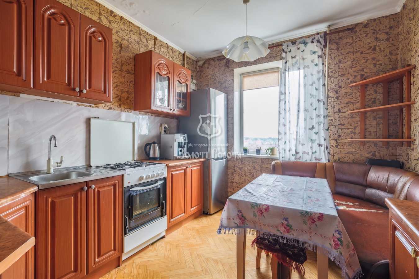 Продаж 3-кімнатної квартири 69.3 м², Юності вул., 1